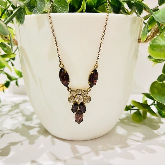 Vintage Art Nouveau-inspired crystal necklace and earring set. - Picture 2 of 6